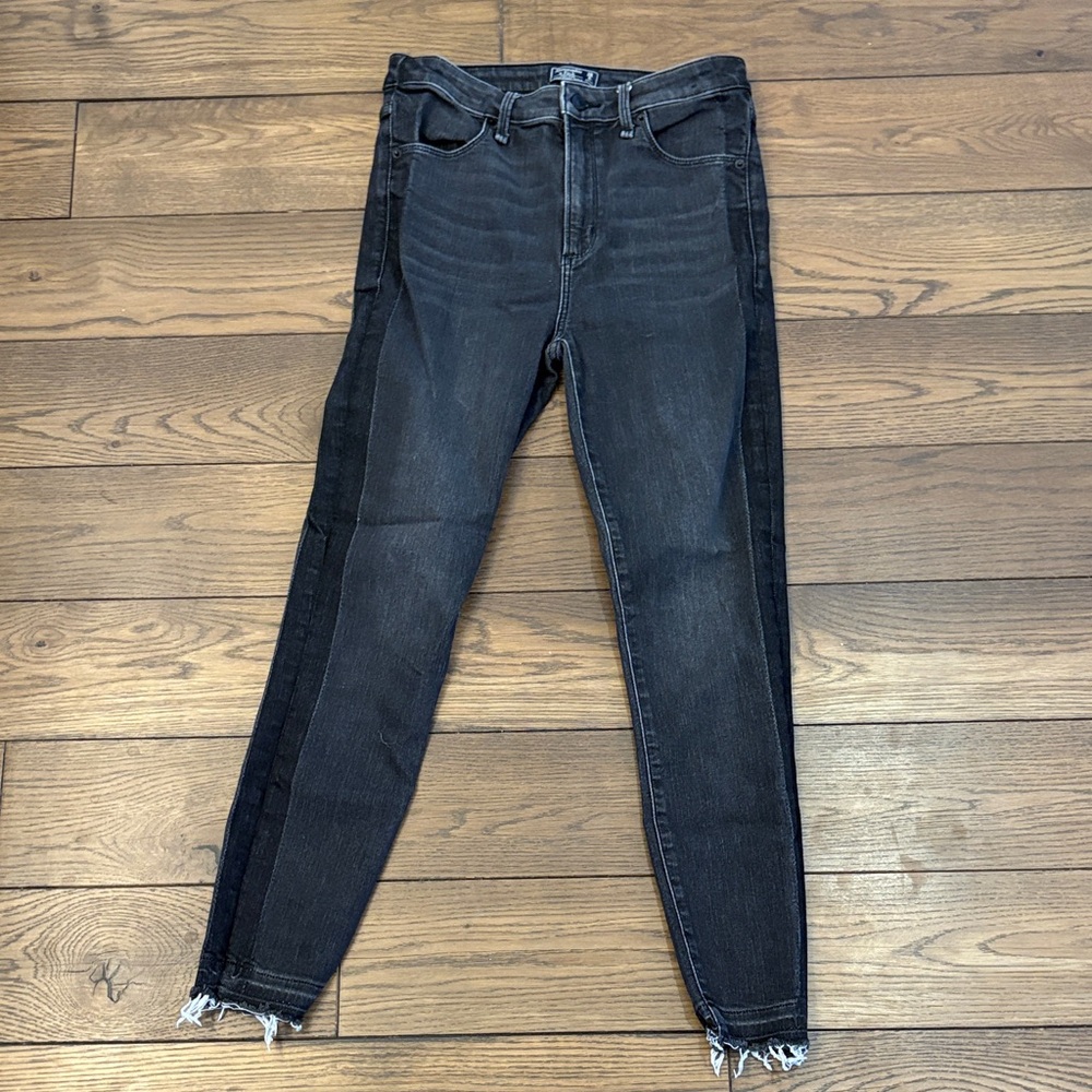 Abercrombie & Fitch Dark Gray Skinny Jeans